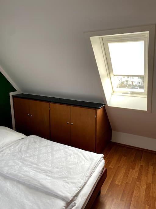Super Zentral Begehrte Wohnlage Parkplatz Vor Haus Apartment Nuremberg Luaran gambar