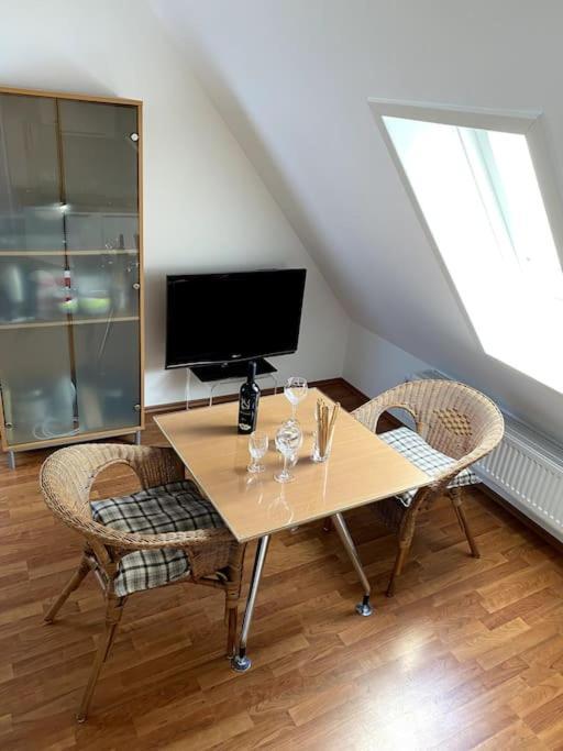 Super Zentral Begehrte Wohnlage Parkplatz Vor Haus Apartment Nuremberg Luaran gambar