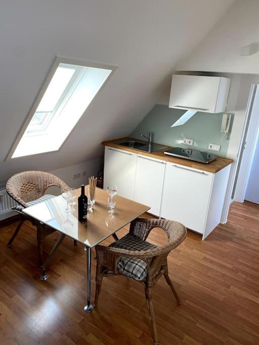 Super Zentral Begehrte Wohnlage Parkplatz Vor Haus Apartment Nuremberg Luaran gambar