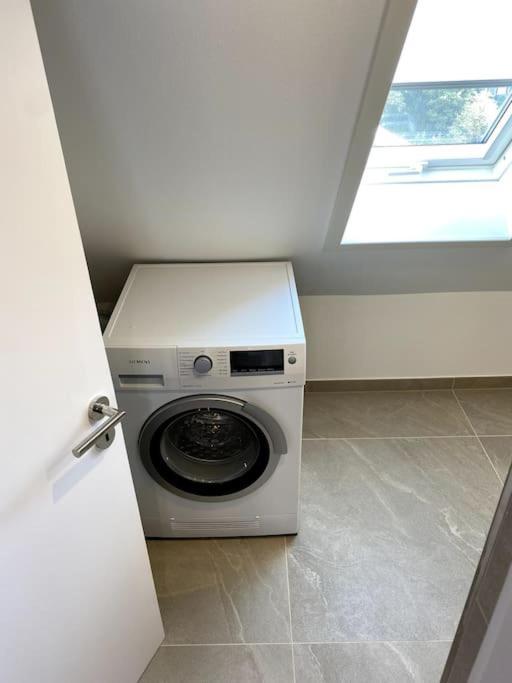 Super Zentral Begehrte Wohnlage Parkplatz Vor Haus Apartment Nuremberg Luaran gambar