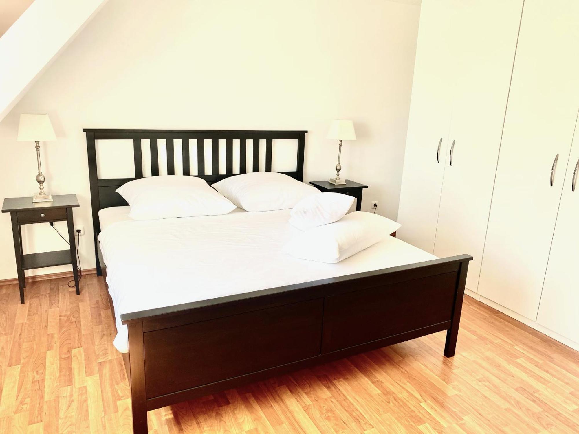 Super Zentral Begehrte Wohnlage Parkplatz Vor Haus Apartment Nuremberg Luaran gambar
